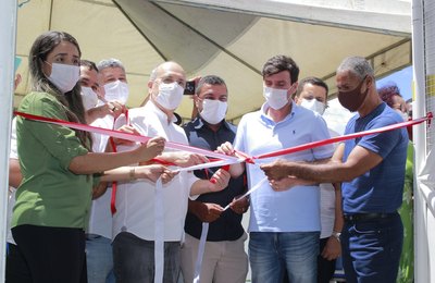 Prefeito Ronaldo Lopes inaugura duas novas escolas municipais