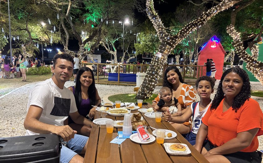 Família vem de São Miguel dos Milagres comemorar aniversário do filho no Parque Centenário