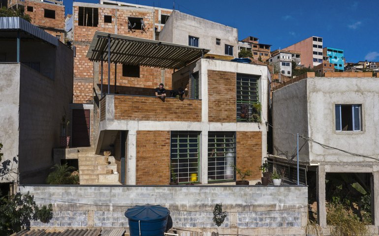 Construção em favela brasileira chega à final de concurso de arquitetura
