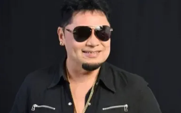 Morre o cantor Ray Douglas, ícone da música brega, aos 68 anos