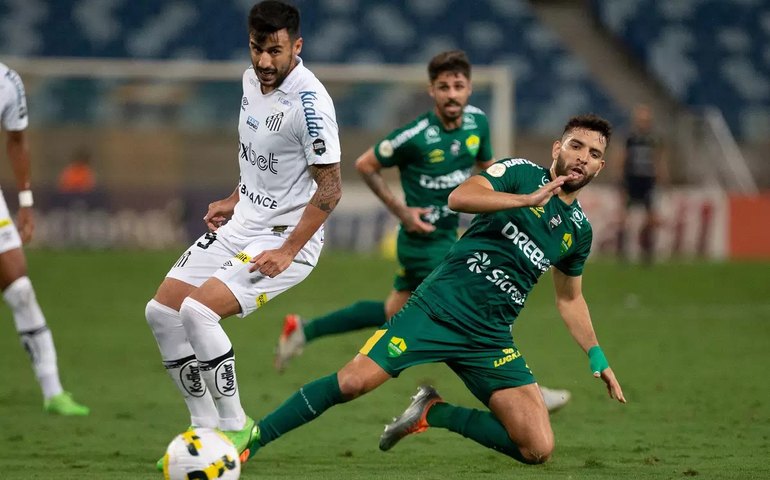 Santos sofre com o forte calor, fica no empate sem gols com o Cuiabá e é vaiado