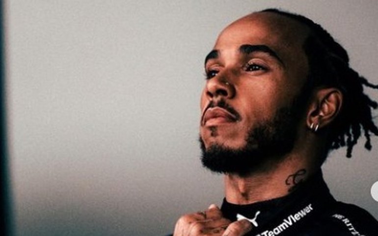 FIA vai rever punição atribuída a Hamilton por atravessar a pista a pé no GP do Catar de F-1