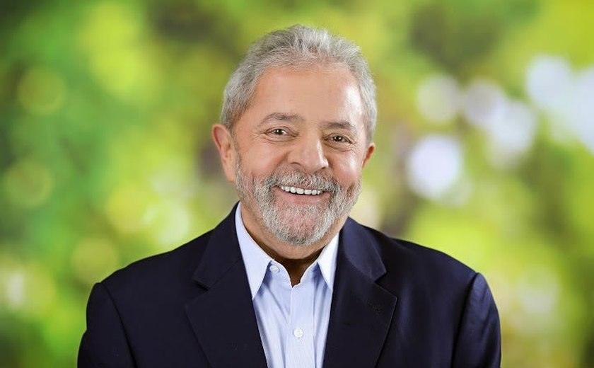 Ex-presidente Lula cumpre três dias de agenda em Alagoas