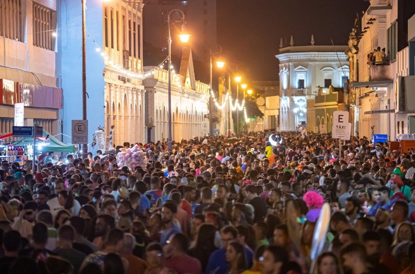 Gambiarras luminosas são furtadas após realização do Jaraguá Folia, em Maceió