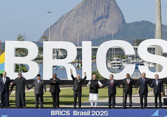 Lula diz que não recuou ideia de moeda própria do Brics
