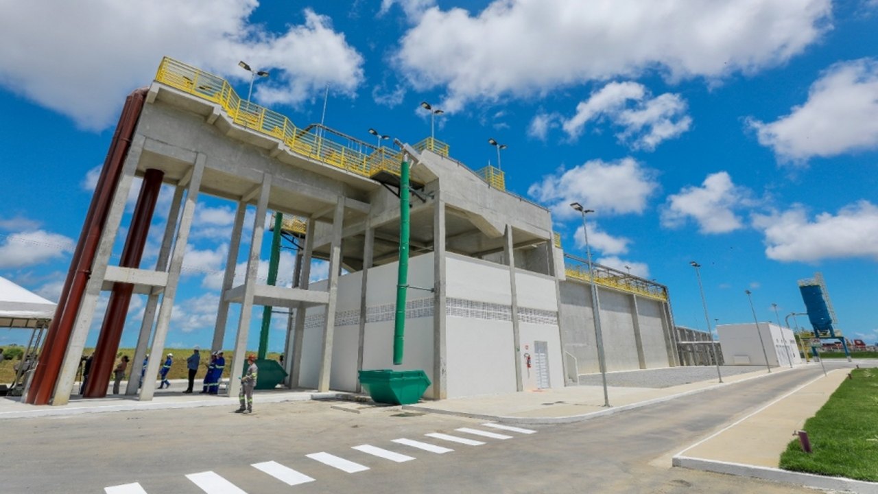 Dia do Meio Ambiente: Casal investe quase meio bilhão de reais para dobrar esgotamento sanitário de Maceió