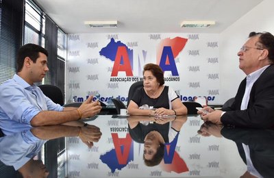 Isnaldo Bulhões se reúne com presidente da AMA para tratar da Operação Água é Vida