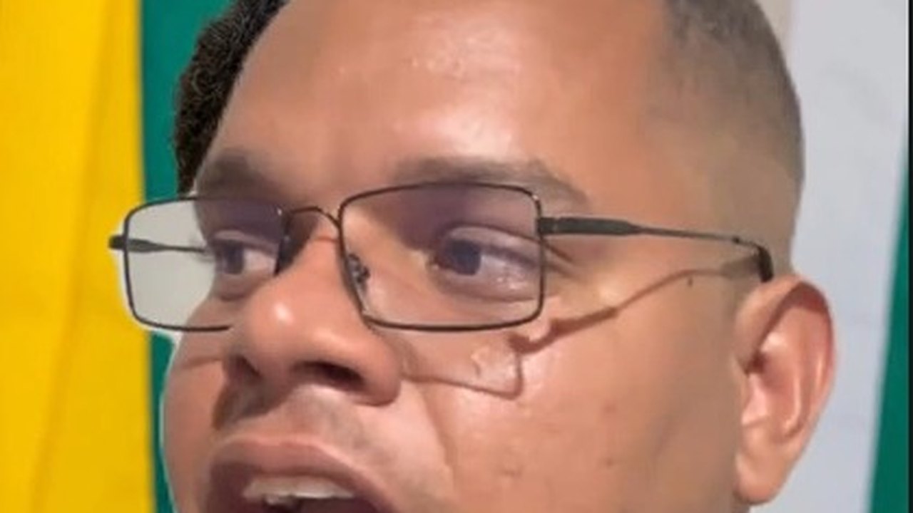 Influencer questiona silêncio de JHC: “Ninguém sabe se você é esquerda, direita ou centro”
