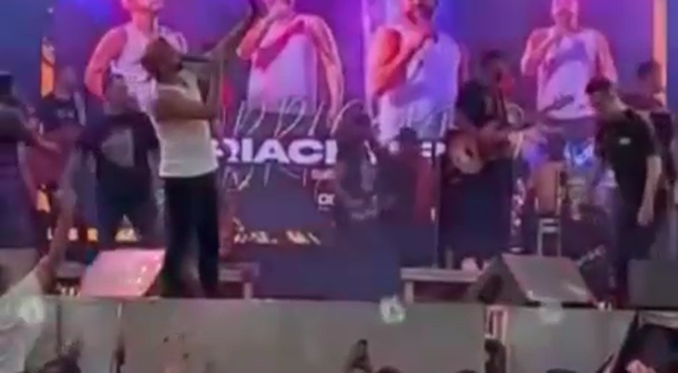 Festa termina com confusão no palco e vaias no Agreste Central Sergipano; VÍDEO