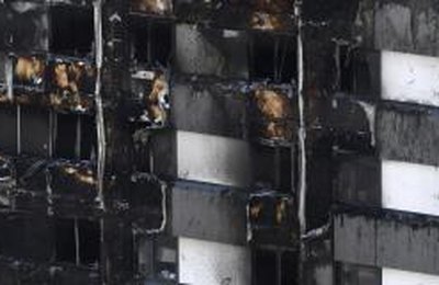 Aumenta para 17 o número de mortes em incêndio que destruiu prédio em Londres