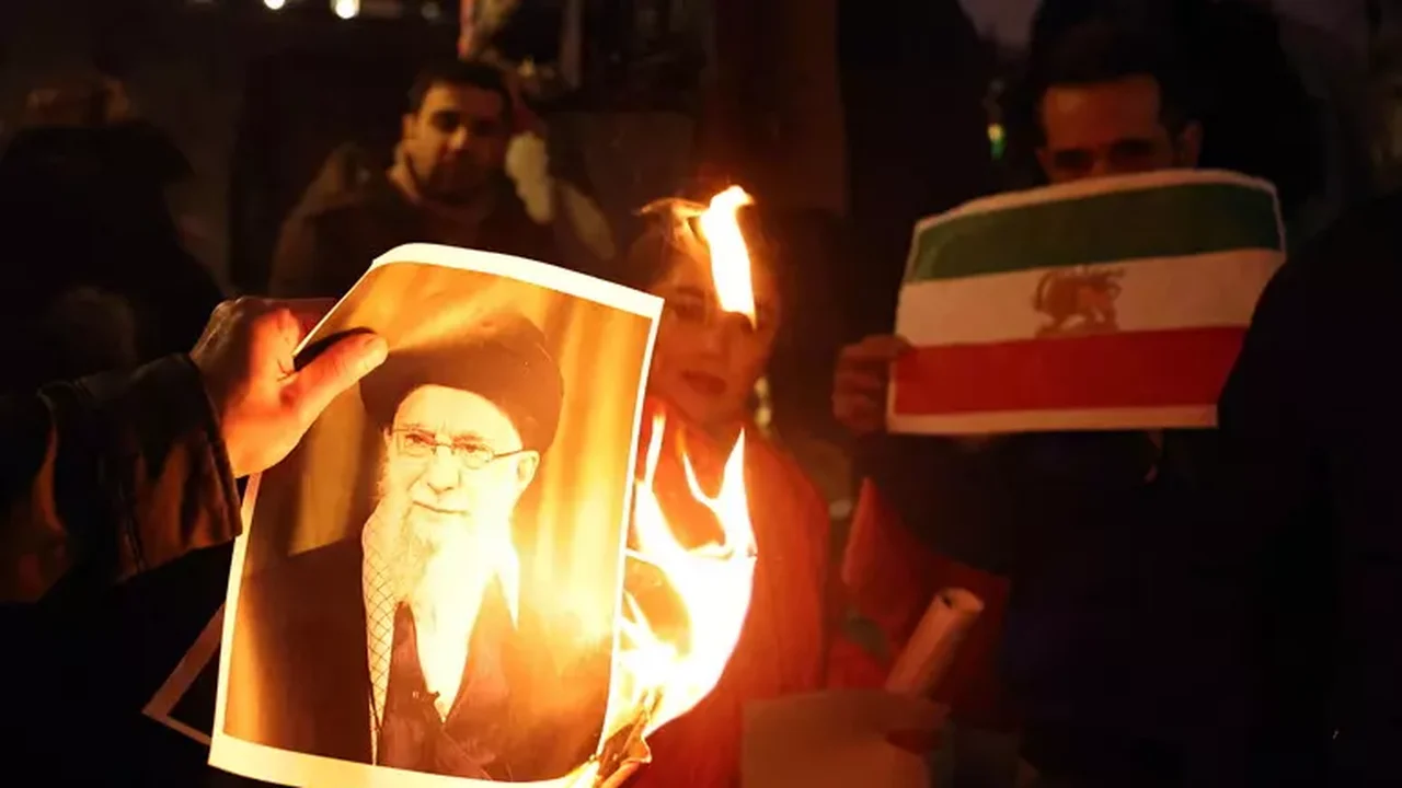 Irã convoca embaixadores europeus após apoio do Ocidente a protestos