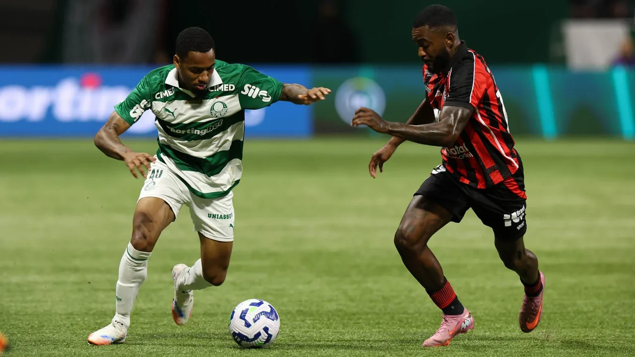 Palmeiras empata com Vitória e adia chance de assumir liderança do Brasileirão