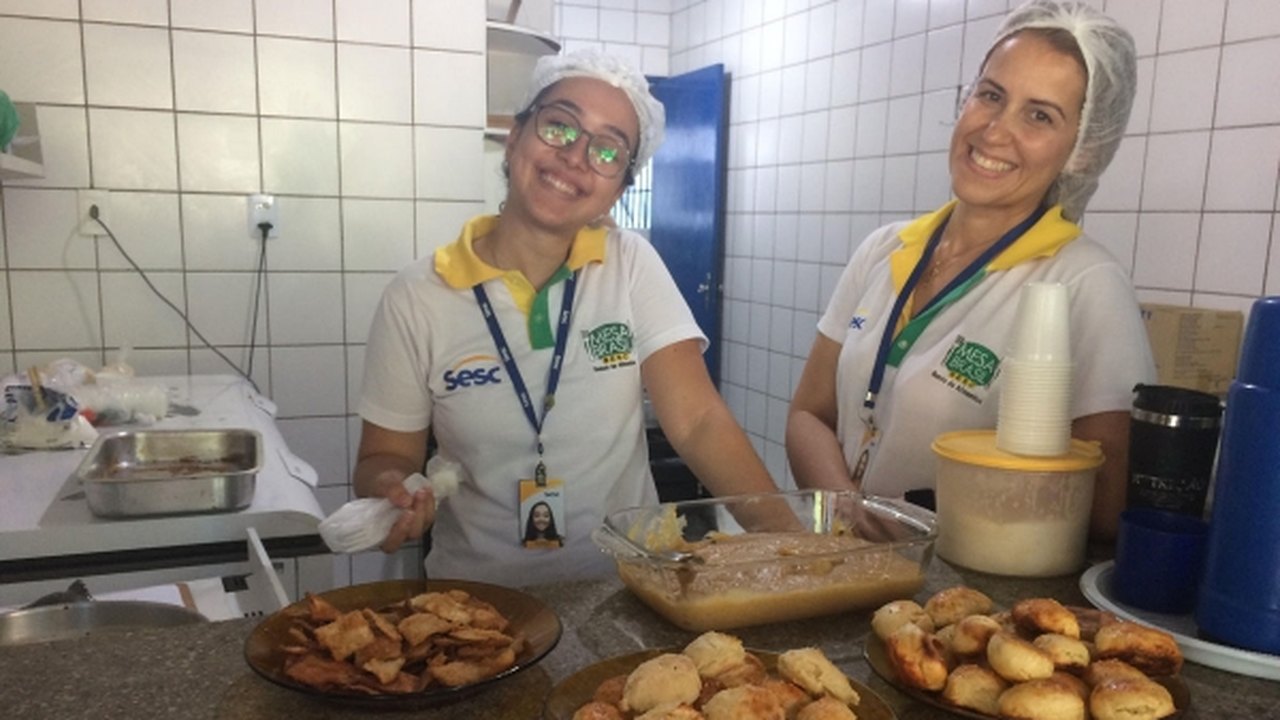 Oficina de aproveitamento de alimentos conscientiza comunidade escolar do Centro