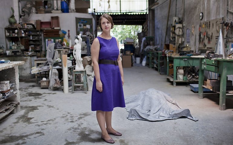 Tatiana Blass retrata mundo que se esvai em mostra multimeios