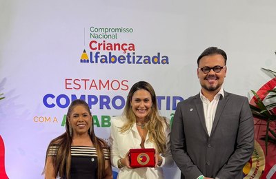Educação lajense é, em mais um ano, destaque e recebe homenagem de Selo Ouro em Brasília