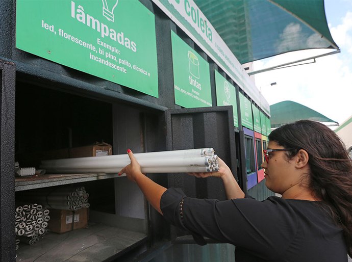 TJ/AL entrega mais de sete toneladas de lixo para cooperativa de reciclagem
