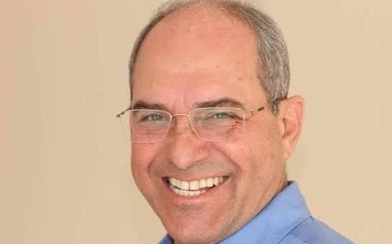 Flamengo joga mal mas vence Athletico-PR com um gol no fim e volta ao G-4 do Brasileiro