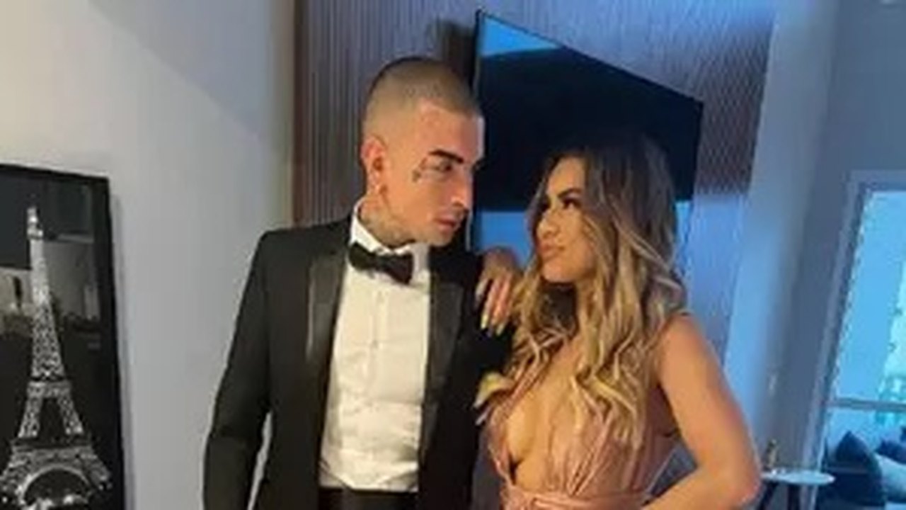 Lexa e Mc Guimê trocam beijos em show após reatarem casamento