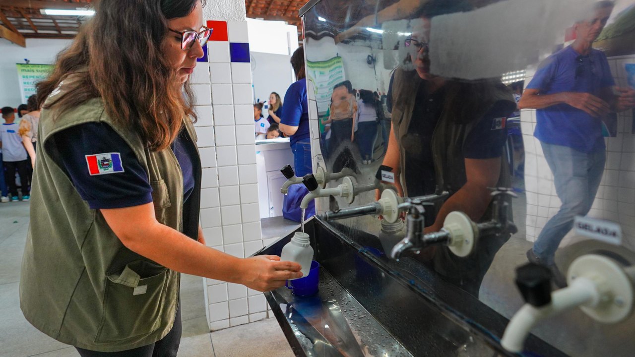Secretaria de Saúde realiza análise da água consumida em escola da rede estadual