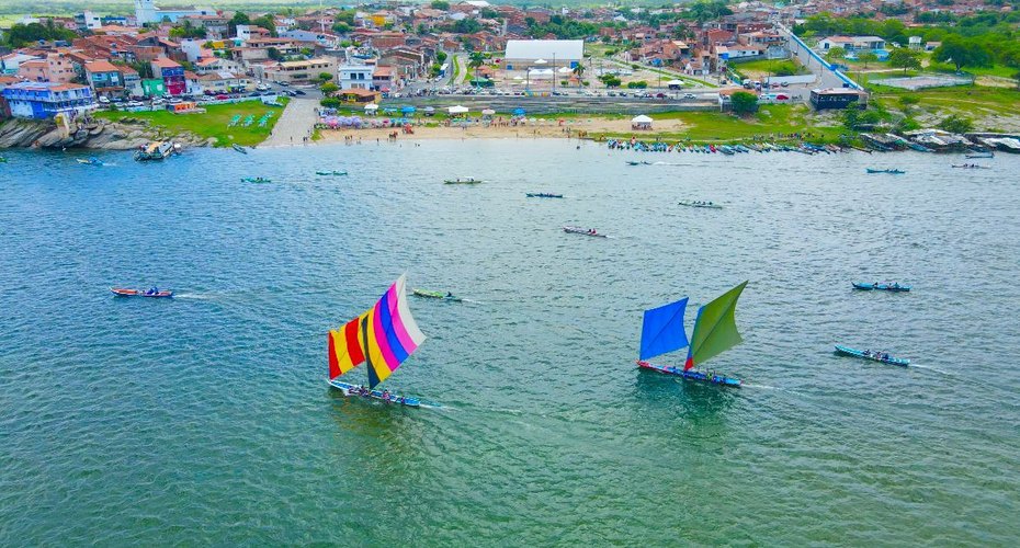Corrida de barcos e canoas leva beleza ao Velho Chico e premia embarcações em Traipu