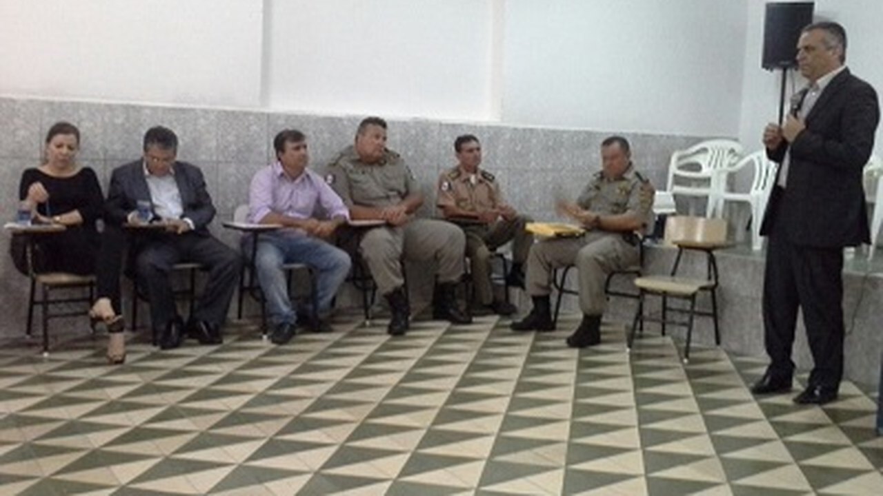 Comandante-geral participa da mesa de situação da Defesa Social em Delmiro Gouveia