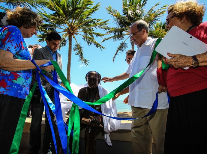 Maceió 200 anos: prefeito inaugura esculturas na orla