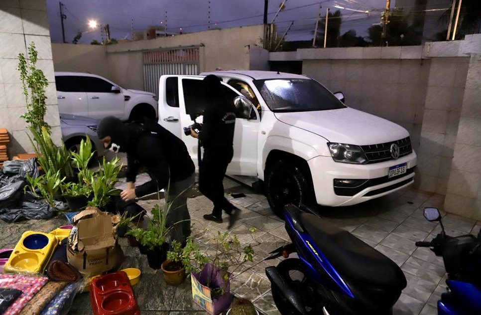 Operação cumpre 25 mandados contra suspeitos de tráfico de drogas em Sergipe; três foram presos