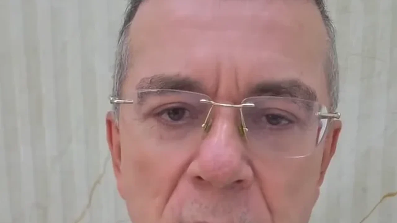 Ronaldo Medeiros desmente Cabo Bebeto, Fábio Costa e Marx Beltrão de espalhar fake news sobre medicamentos