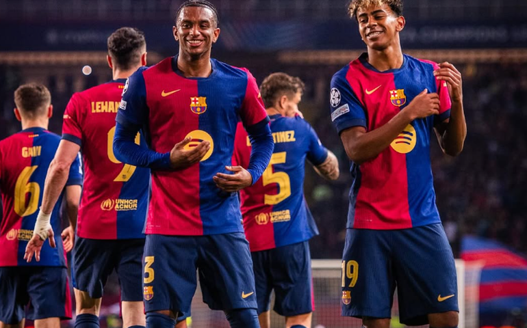 Raphinha brilha, Barcelona arrasa Dortmund e encaminha vaga nas semifinais da Liga dos Campeões