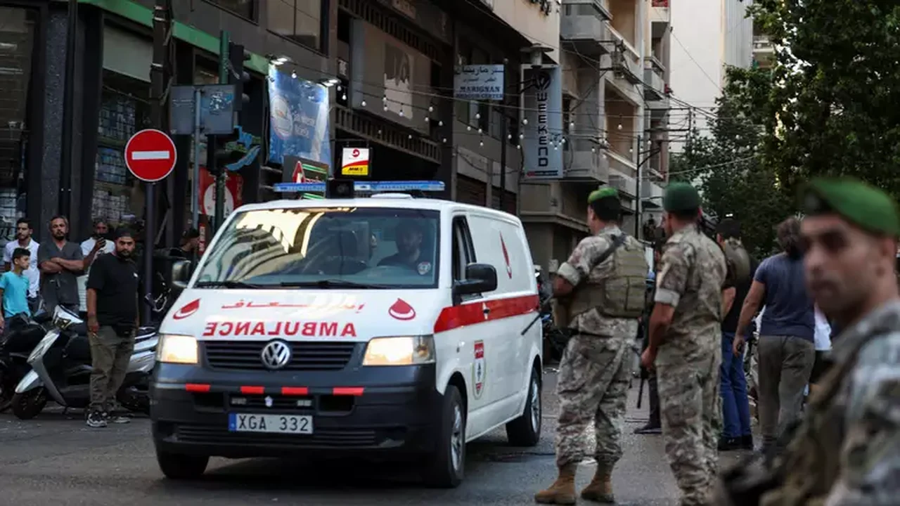 Explosão de pagers de integrantes do Hezbollah deixa 9 mortos e mais de 2 mil feridos
