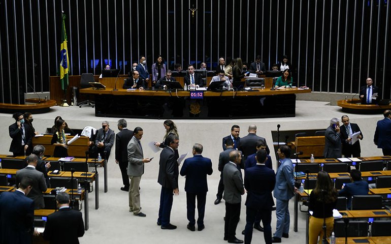 Quais são os poderes dos presidentes da Câmara e do Senado?