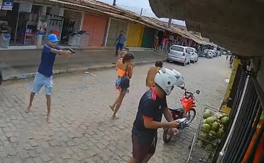 Homem é executado enquanto compra água de coco no Jacintinho