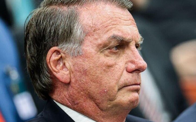 Moraes autoriza cirurgia de Bolsonaro, mas nega prisão domiciliar