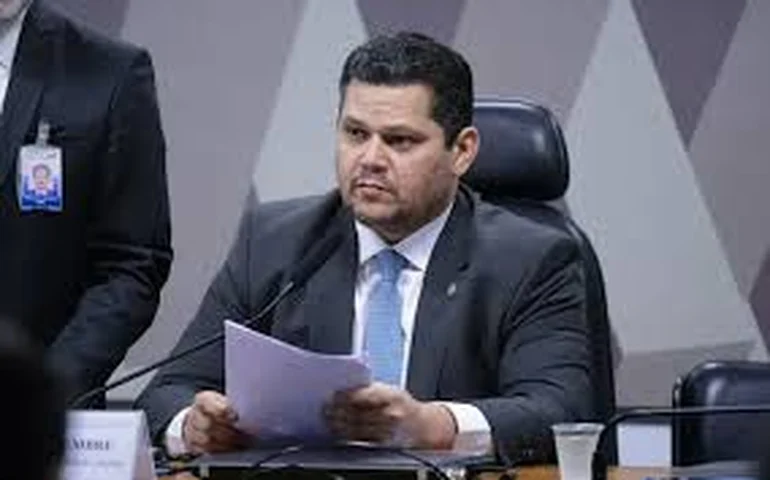 Alcolumbre diz que 'Congresso seguirá atento ao desenrolar da crise' no Rio e pauta projeto que endurece prisões