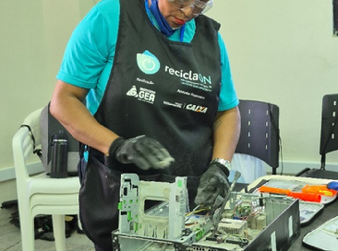 Gestão inteligente do lixo eletrônico: curso gratuito em Maceió transforma resíduos em oportunidade de negócios