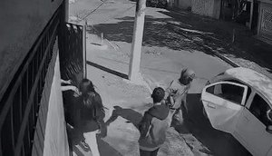 mulher-assaltada-fica-carteira-criminoso-26072023164908264
