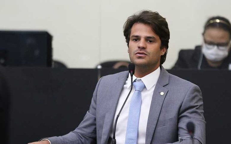 Breno Albuquerque informa sobre assinatura da ordem de serviço da AL-100