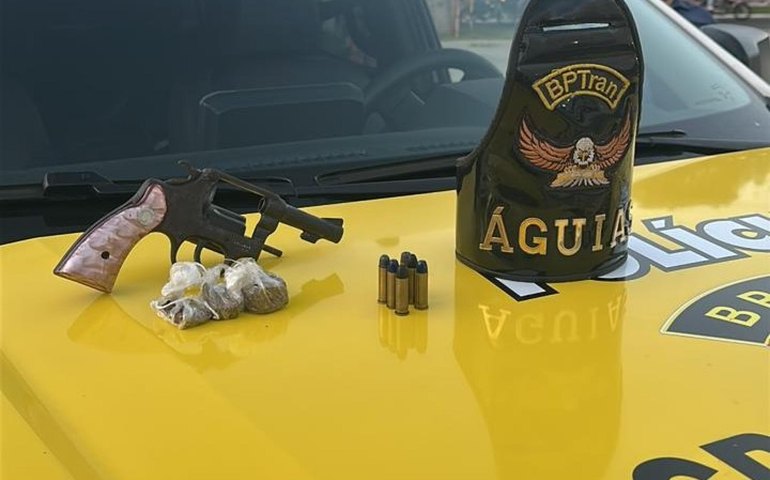 PM prende jovem por tráfico de drogas e porte ilegal de arma de fogo em Maceió