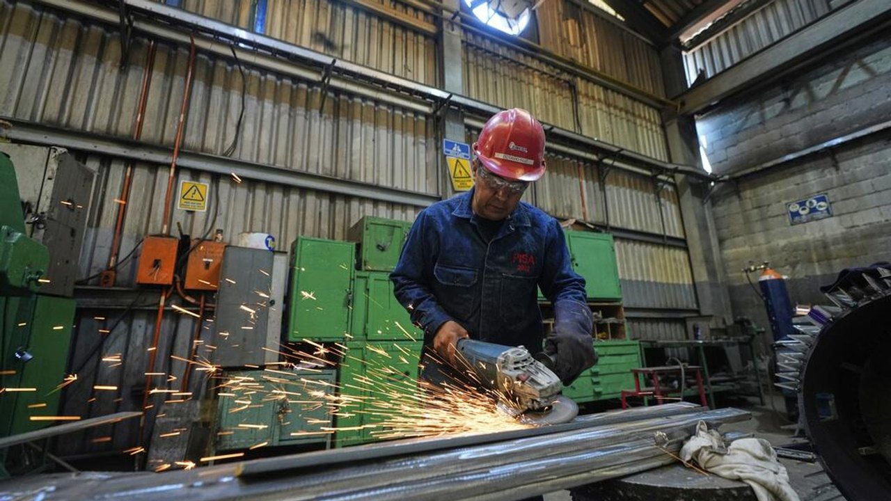 Colômbia é o país da OCDE que exige mais horas de trabalho para ganhar US$ 1 mil