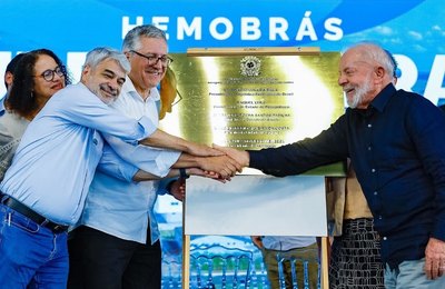 “País soberano tem que cuidar de educação, alimentação e saúde”, diz Lula na inauguração da fábrica da Hemobrás em Pernambuco