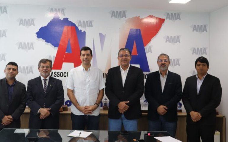 AMA e CRC firmam parceria para realização do 10º Seminário de Governança Municipal