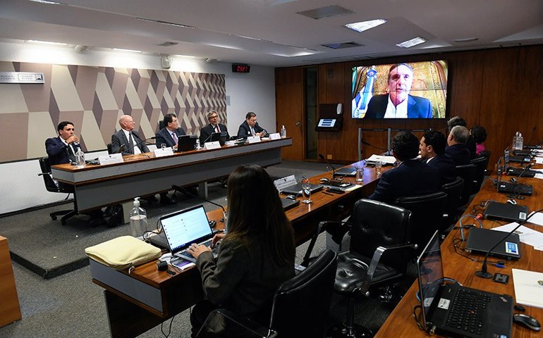 Representantes do setor de serviços criticam aumento na reforma tributária