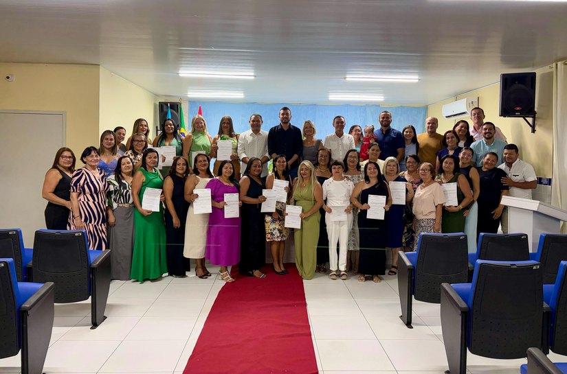 Educação de Anadia empossa novos diretores escolares