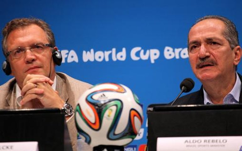 Aldo Rebelo destaca organização do Mundial e Valcke diz que a &#8216;Copa está na rota do sucesso&#8217;