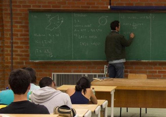 Mais de 90% concluem ensino médio sem aprendizado adequado de matemática