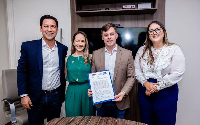 Vice-prefeito assina termo de permissão de uso entre Procon Maceió e OAB-AL