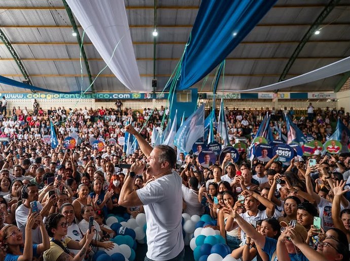 Renan Filho anuncia construção de 80 Clínicas da Família em agenda no Benedito Bentes