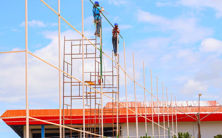 Prefeito Luciano Barbosa acompanha avanço das obras de revitalização e ampliação do Parque Ceci Cunha