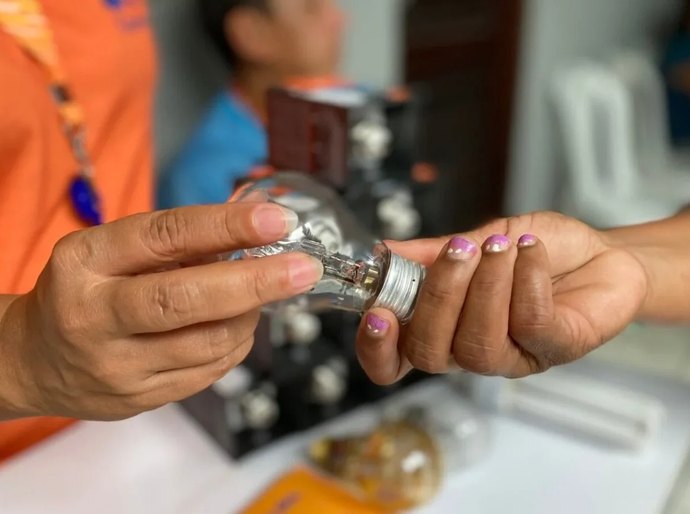 Equatorial realiza sorteio de geladeiras e leva serviços gratuitos para moradores de Maceió
