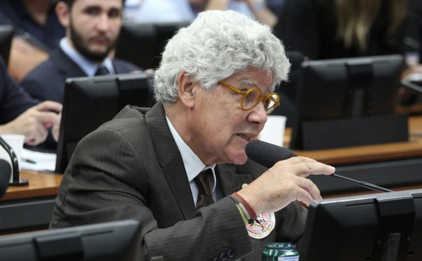 Comissão aprova garantia de inviolabilidade de tenda cigana